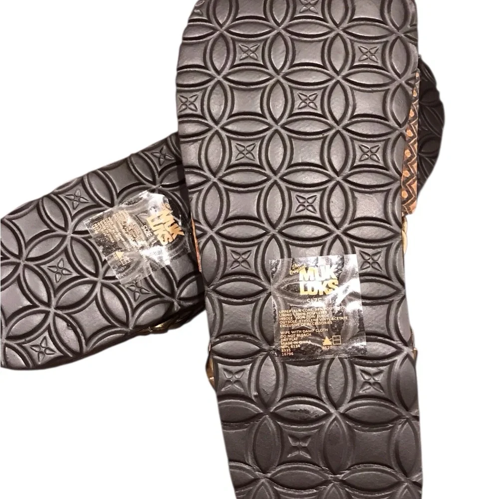 NWT Muk Luks Elaine Women's Size 11 Bronze‎ Braided Thong Sandal with Crossover